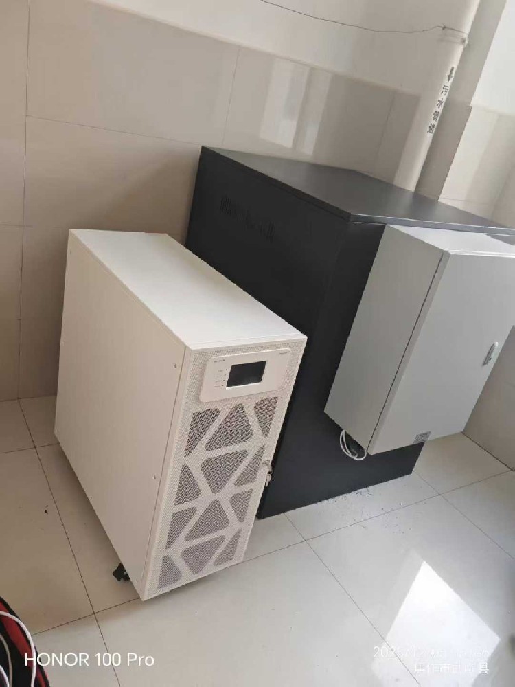 施耐德UPS搭配理士蓄电池